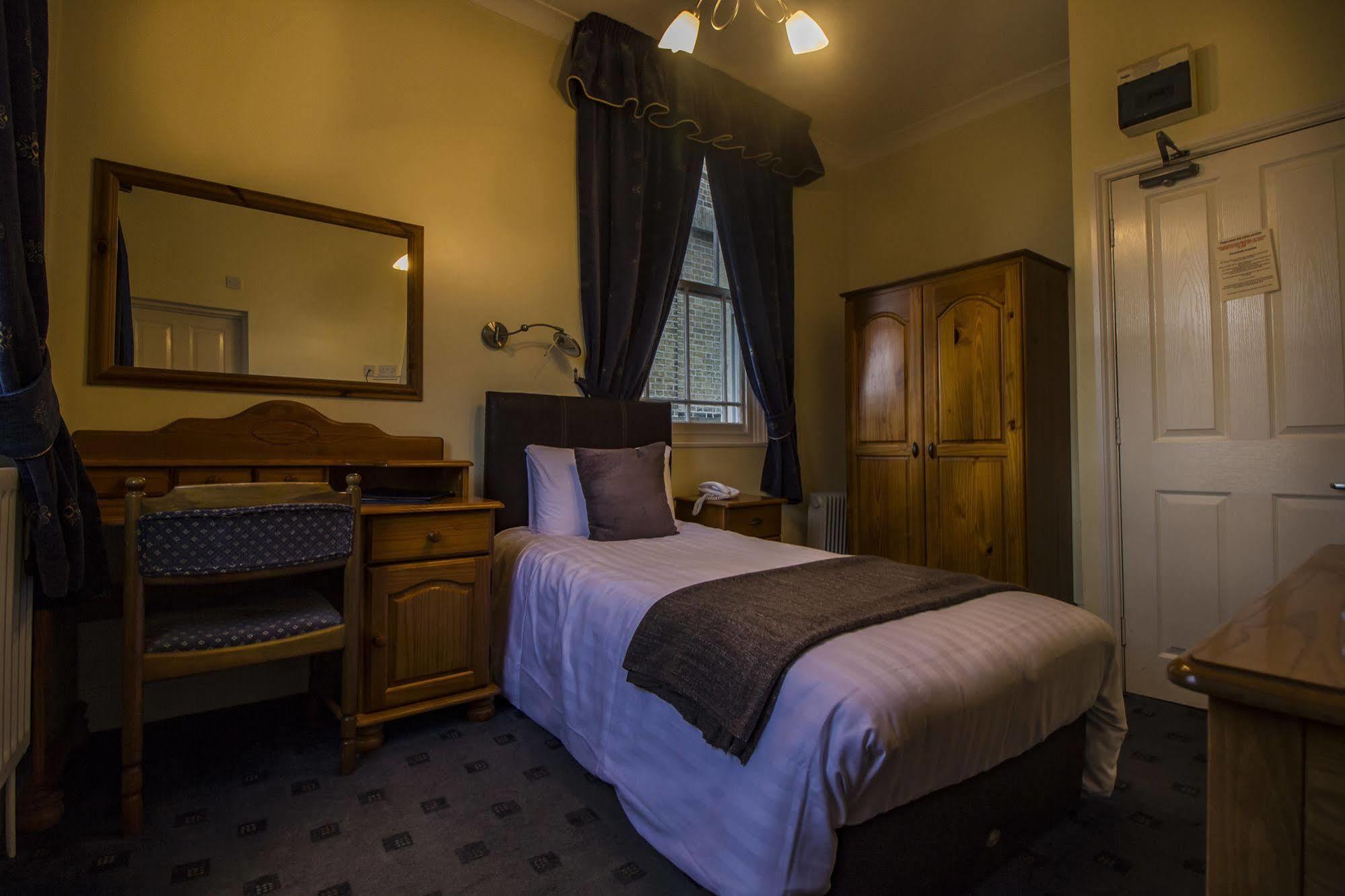 The Golden Lion Hotel, St Ives, Cambridgeshire St Ives  Buitenkant foto